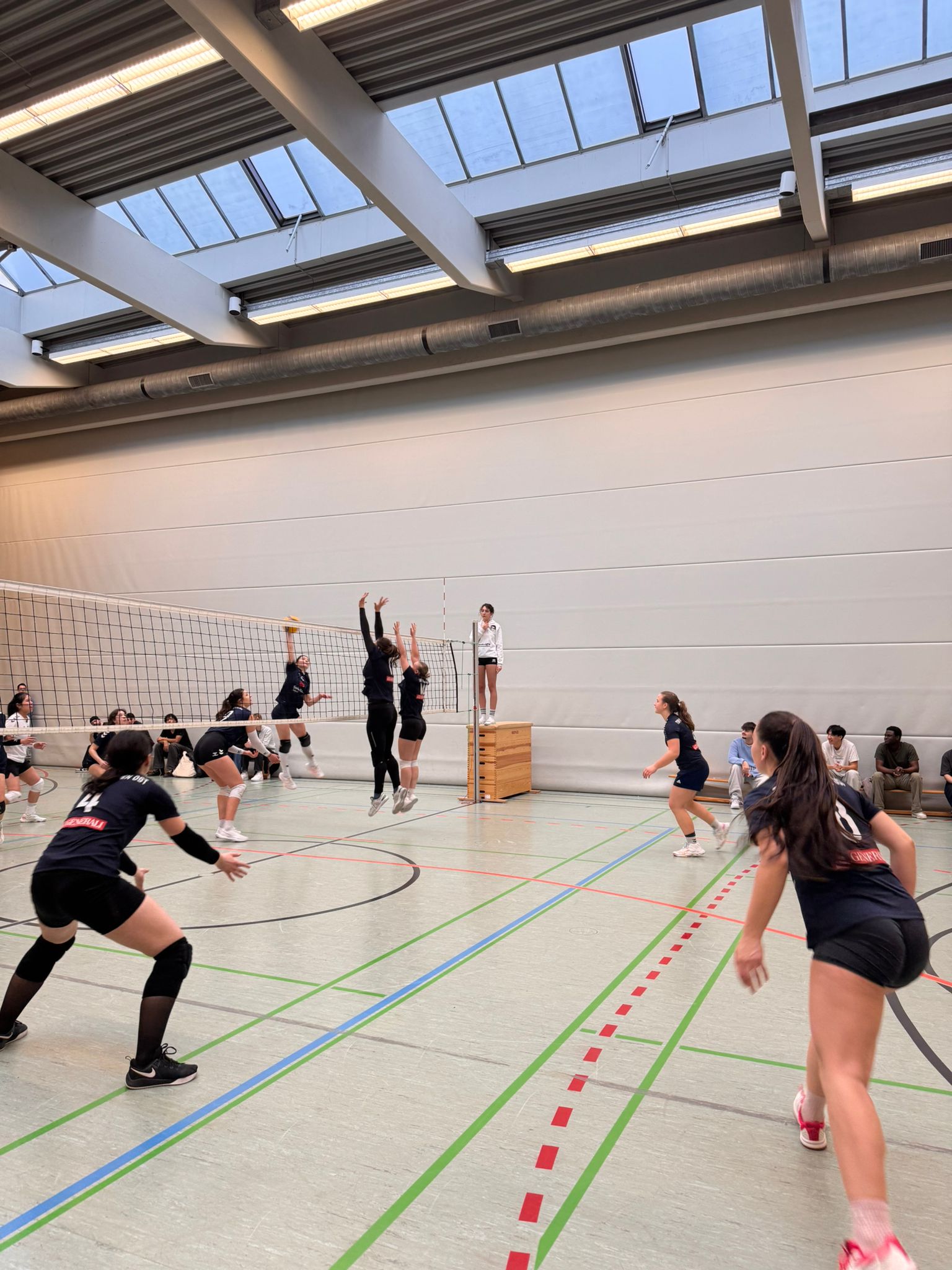 D3: Spannender Volleyball-Spieltag mit starkem Comeback